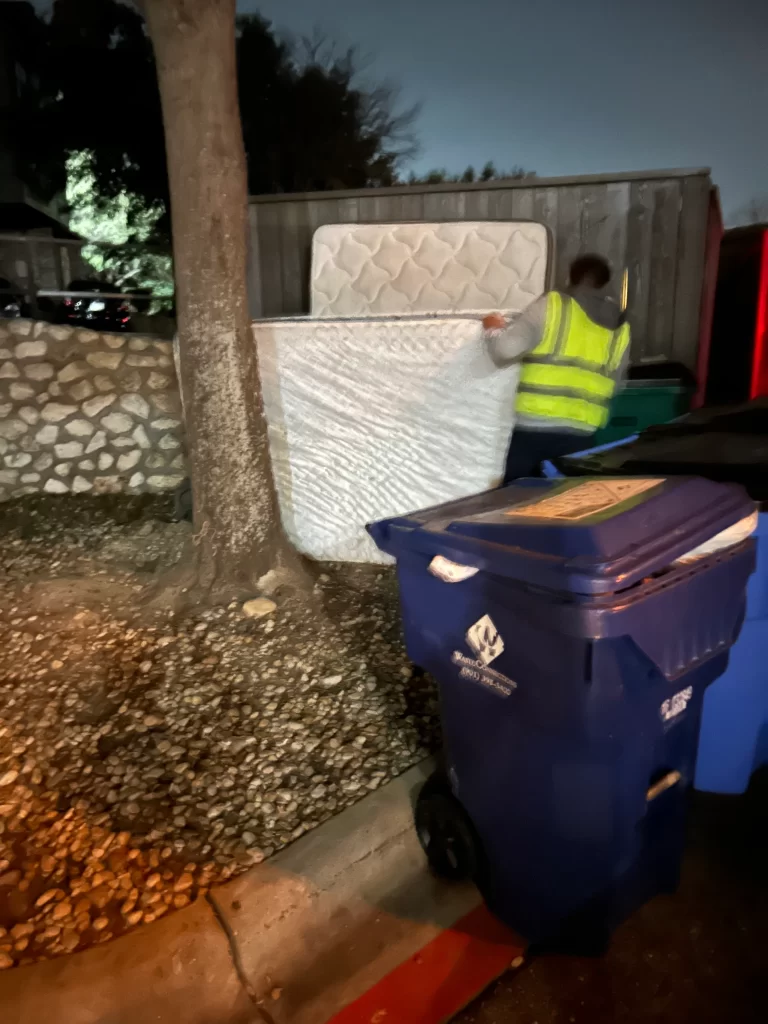 Curbside bulk pickup service